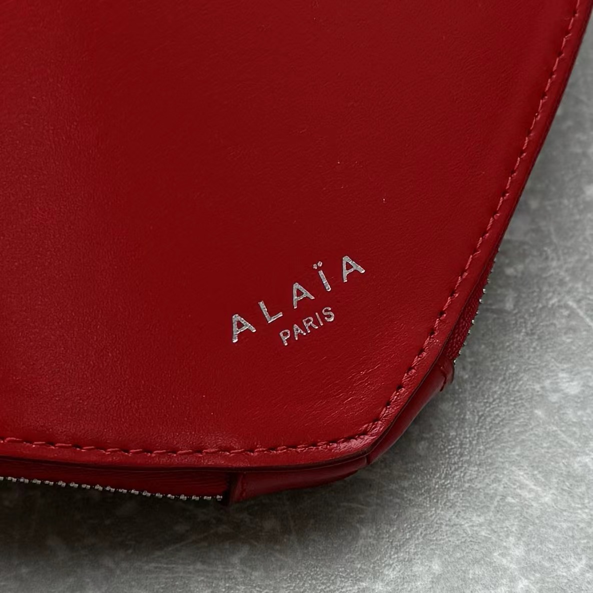 Bagsaaa Alaia Coeur Bag Red - 21x17x5cm