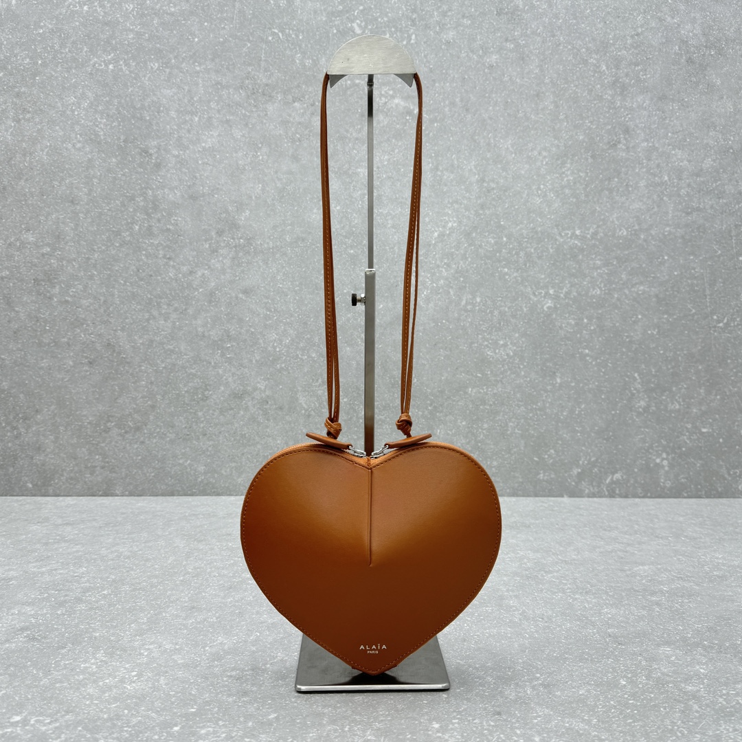 Bagsaaa Alaia Coeur Bag Brown - 21x17x5cm