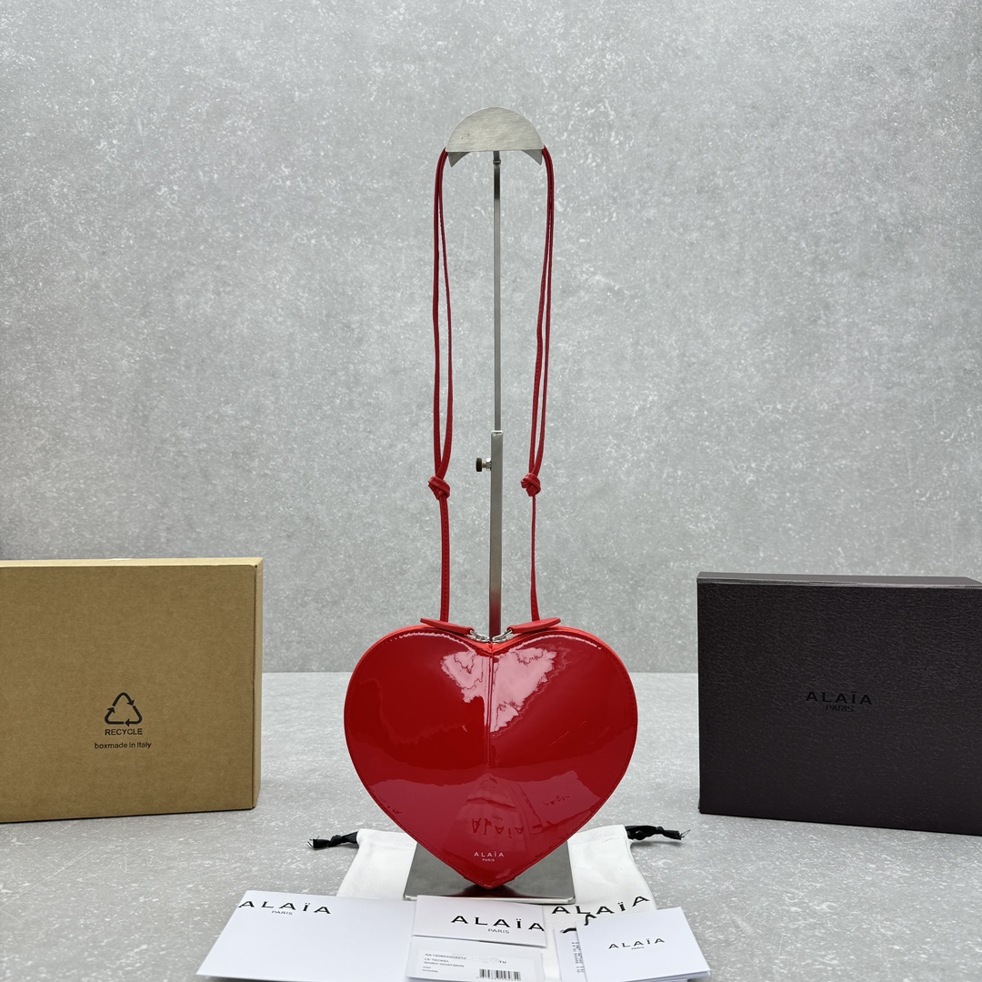 Bagsaaa Alaia Coeur Bag Red Patent - 21x17x5cm