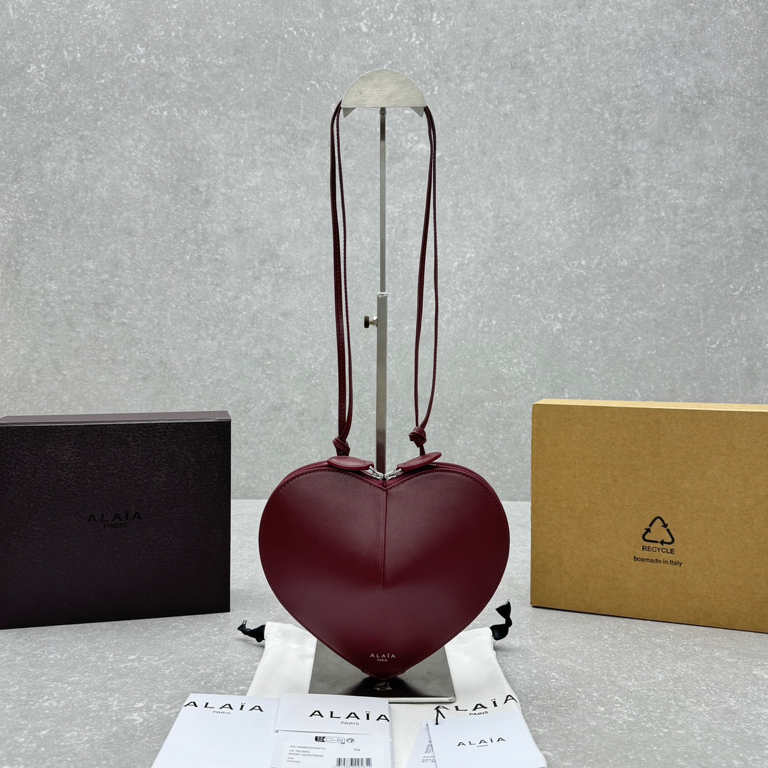 Bagsaaa Alaia Coeur Bag Dark Red - 21x17x5cm