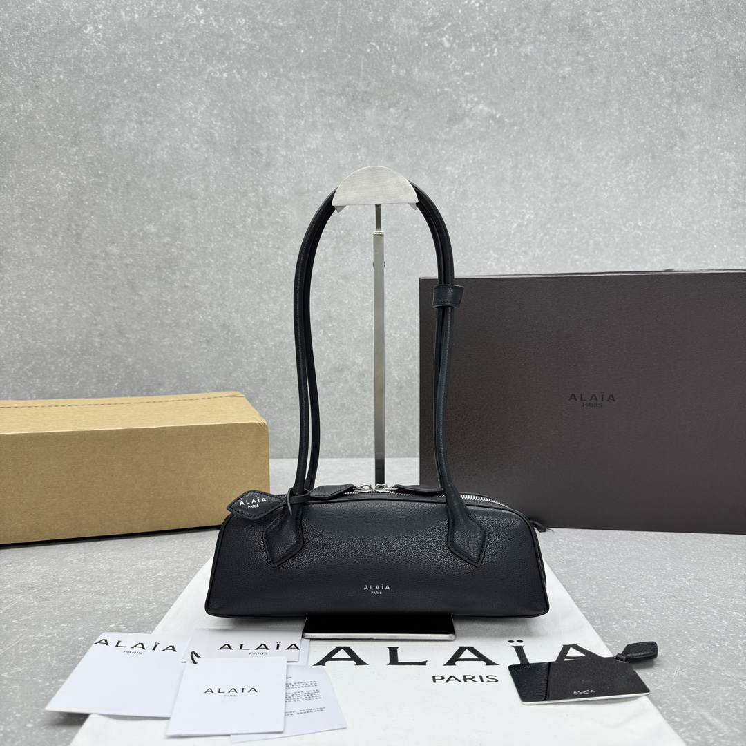 Bagsaaa Alaia Le Teckel Small Bag Black - 27x9x8 cm
