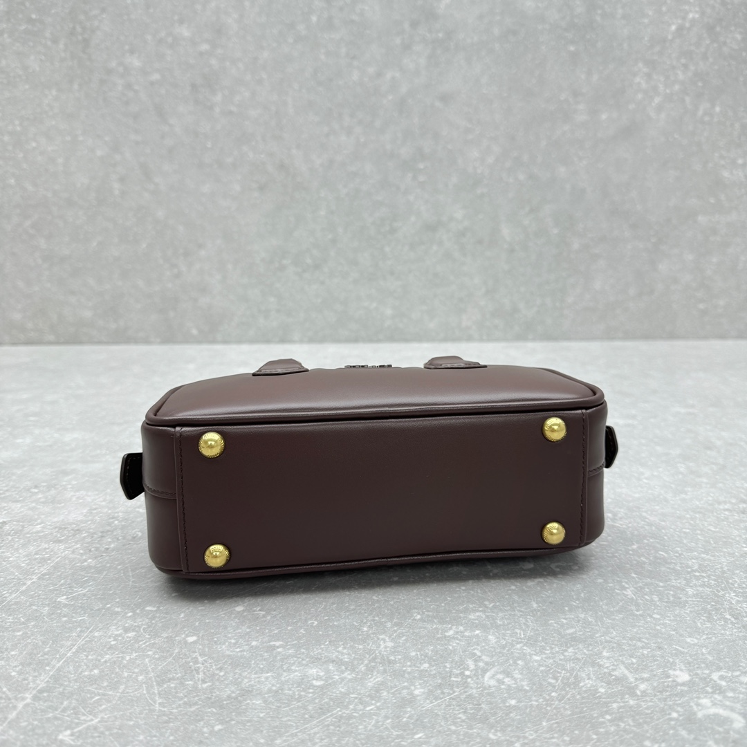 Bagsaaa M1um1u Softy Padded Bag Briarwood - 22×10.5×7.5cm