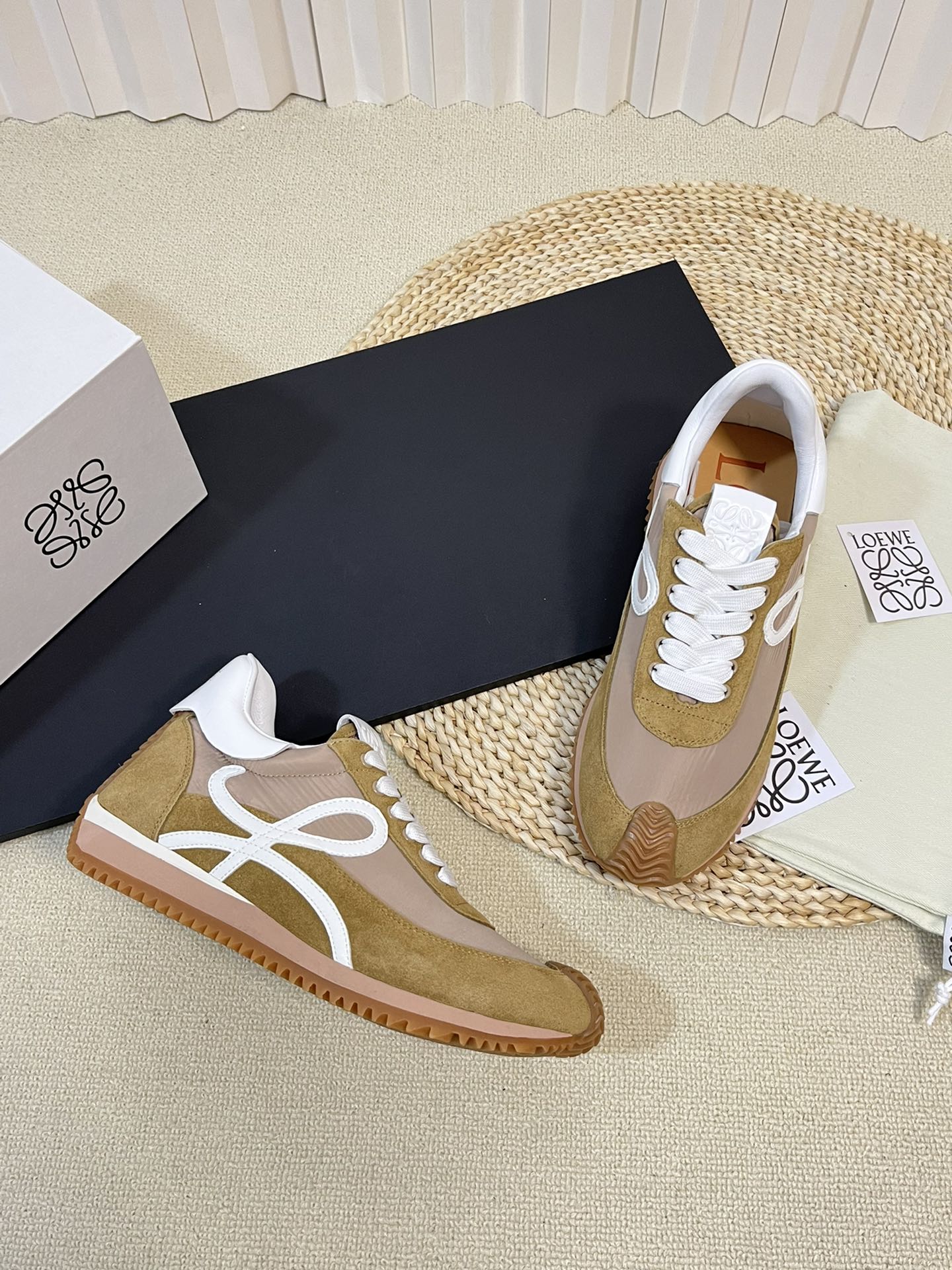 Bagsaaa L0ew* Sneakers