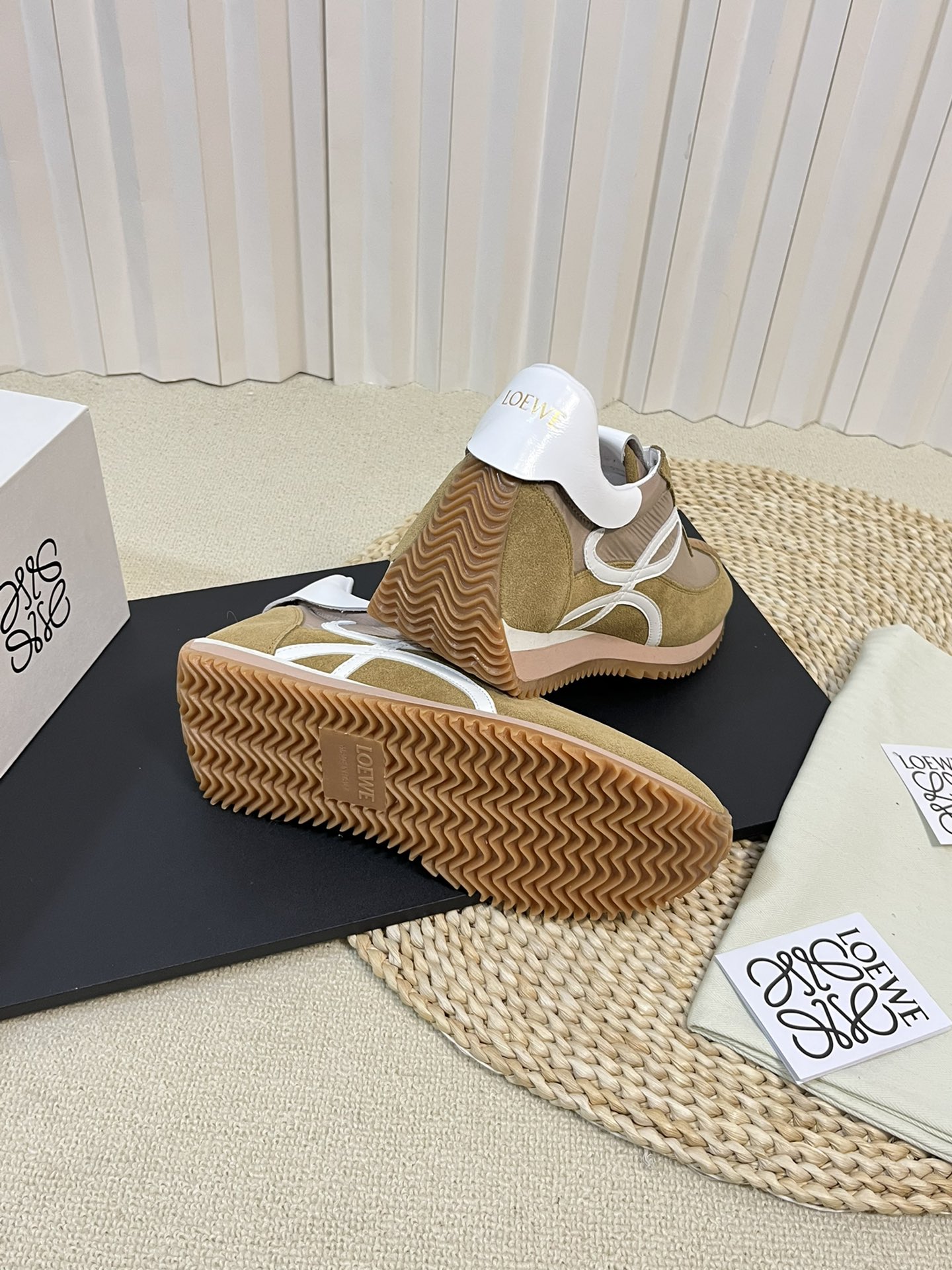 Bagsaaa L0ew* Sneakers