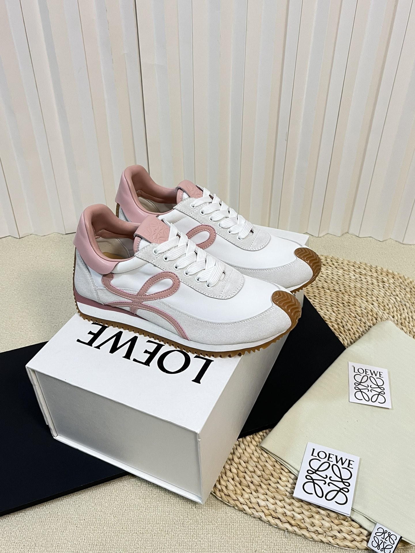 Bagsaaa L0ew* Sneakers 02