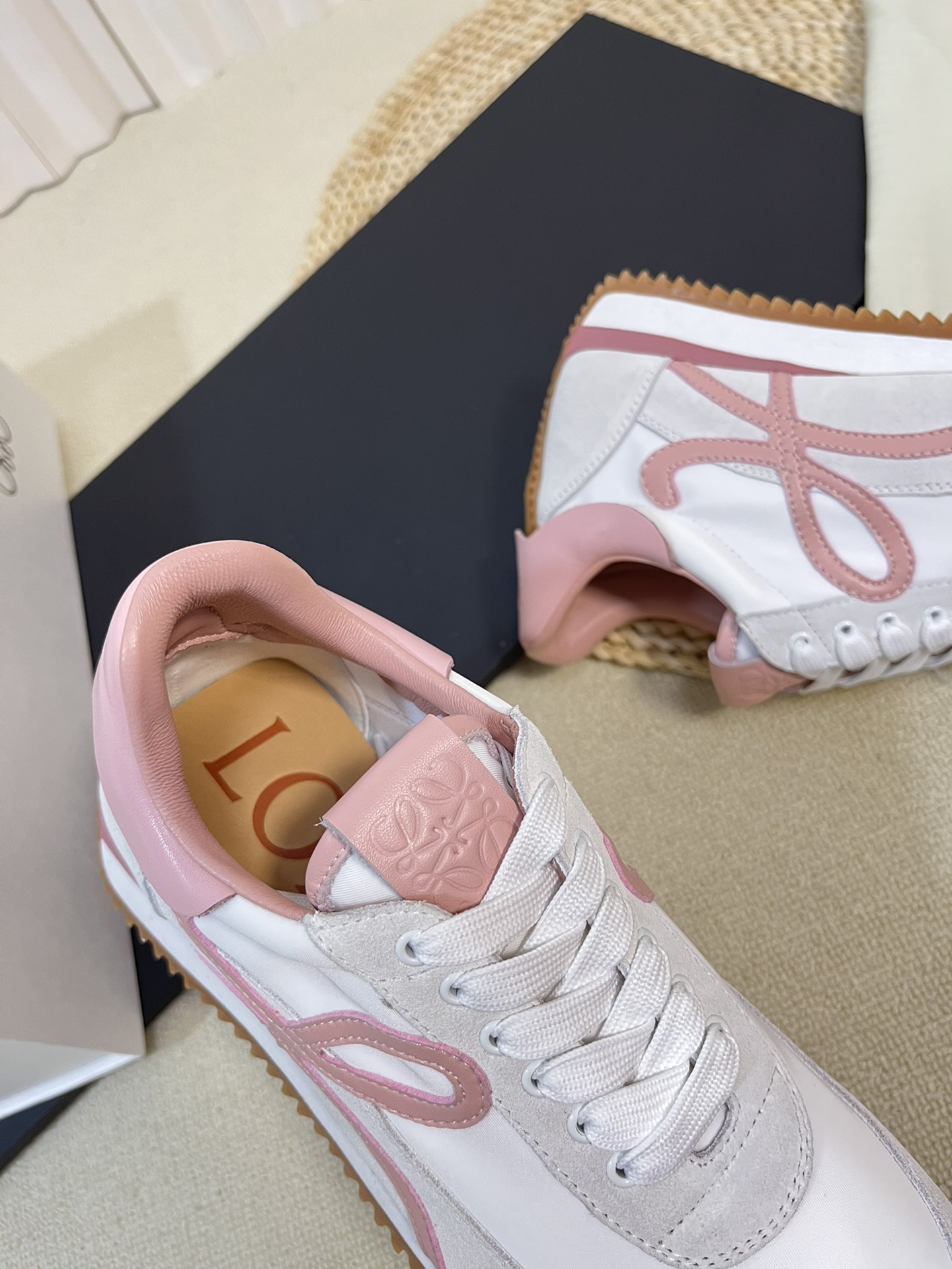 Bagsaaa L0ew* Sneakers 02