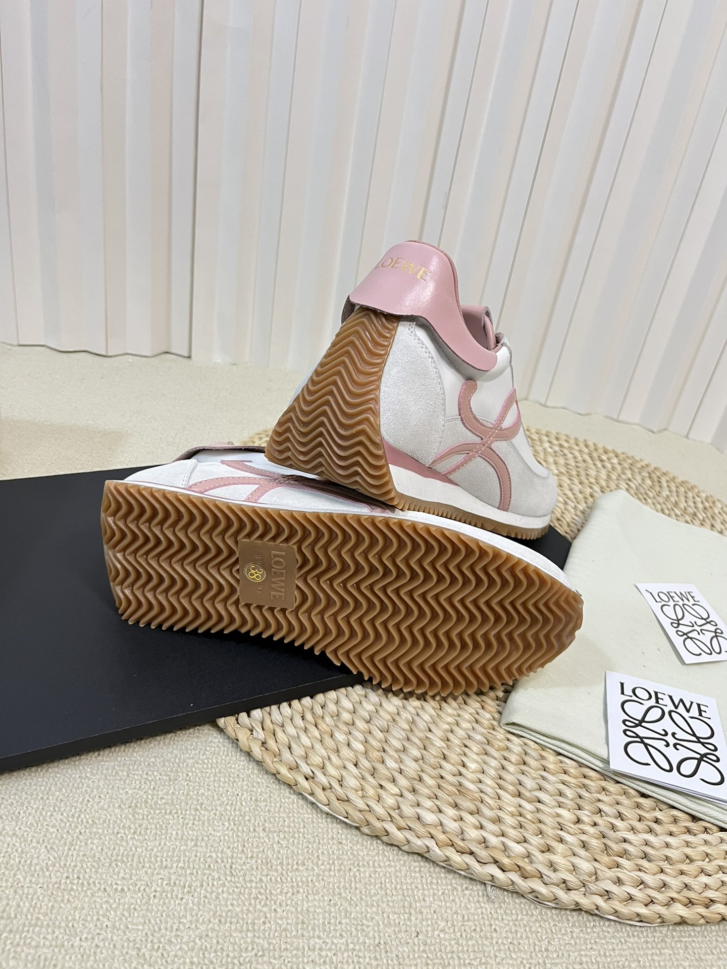 Bagsaaa L0ew* Sneakers 02