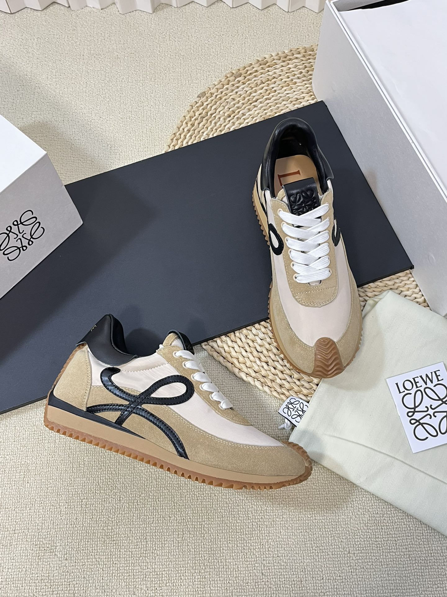 Bagsaaa L0ew* Sneakers 03