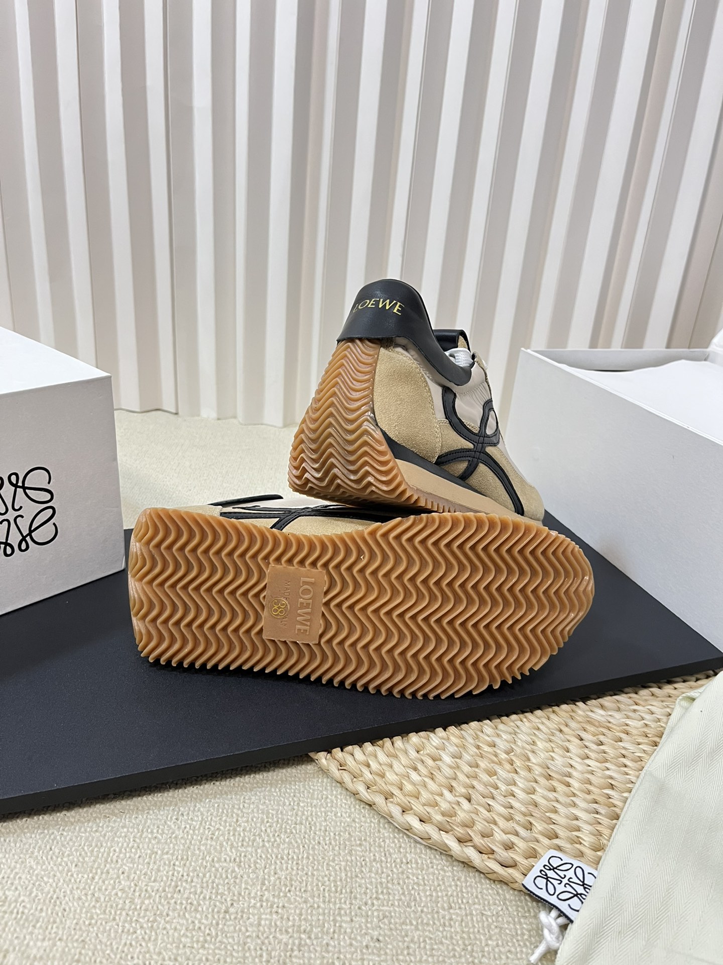 Bagsaaa L0ew* Sneakers 03