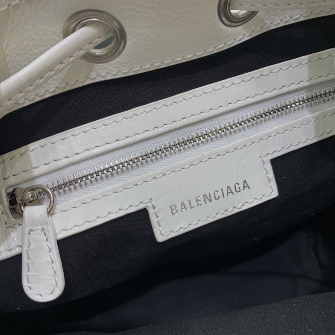Bagsaaa Ba1en*iaga Le Cagole XS White Leather - 15x20x18cm