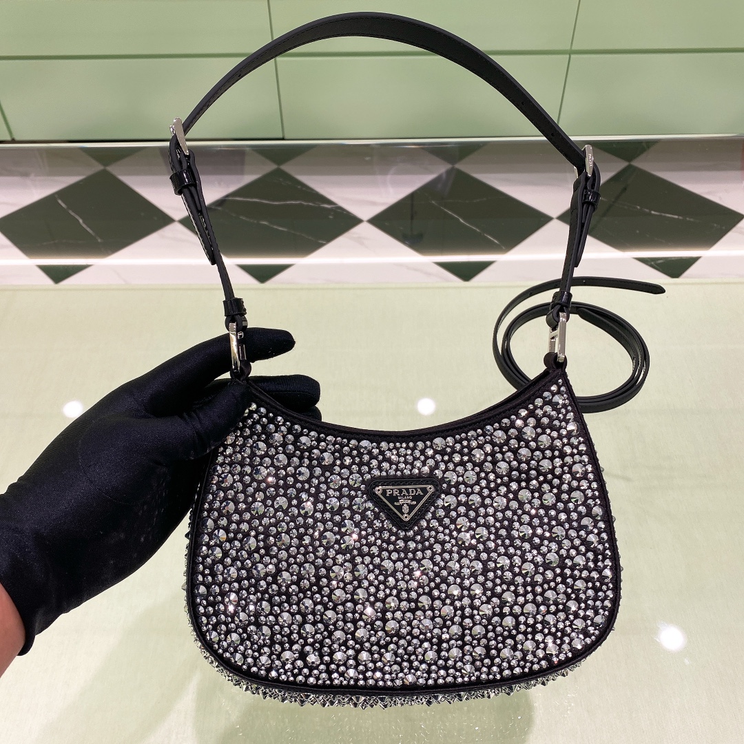 Bagsaaa Pra*a Cleo Crystal Silver - 22*18*4.5cm