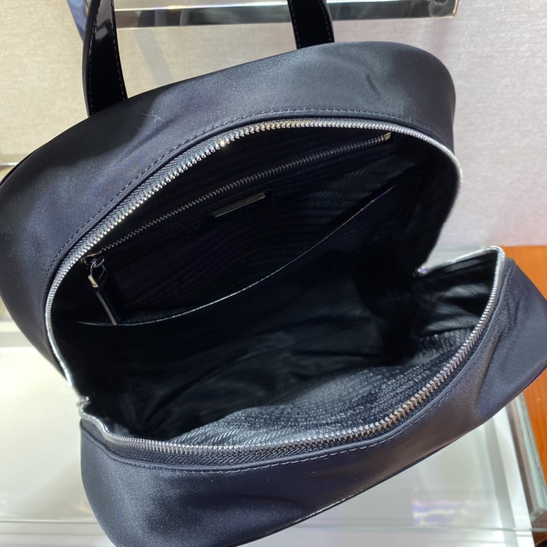 Bagsaaa Pra*a Re-Nylon and leather backpack black - 43x30x13 cm