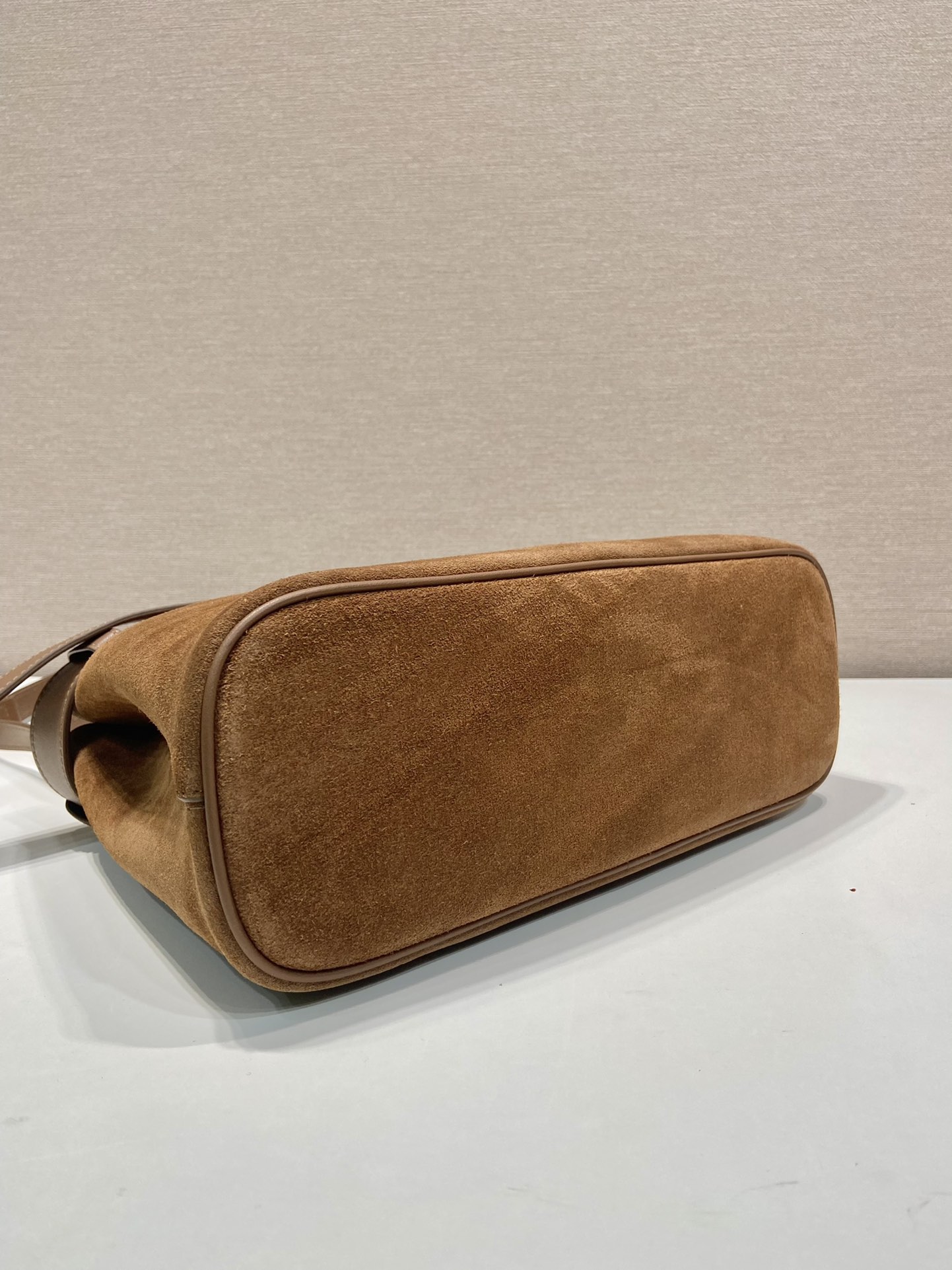Bagsaaa Medium Pra*a Buckle suede bag with belt light brown - 32Ｘ23Ｘ11CM
