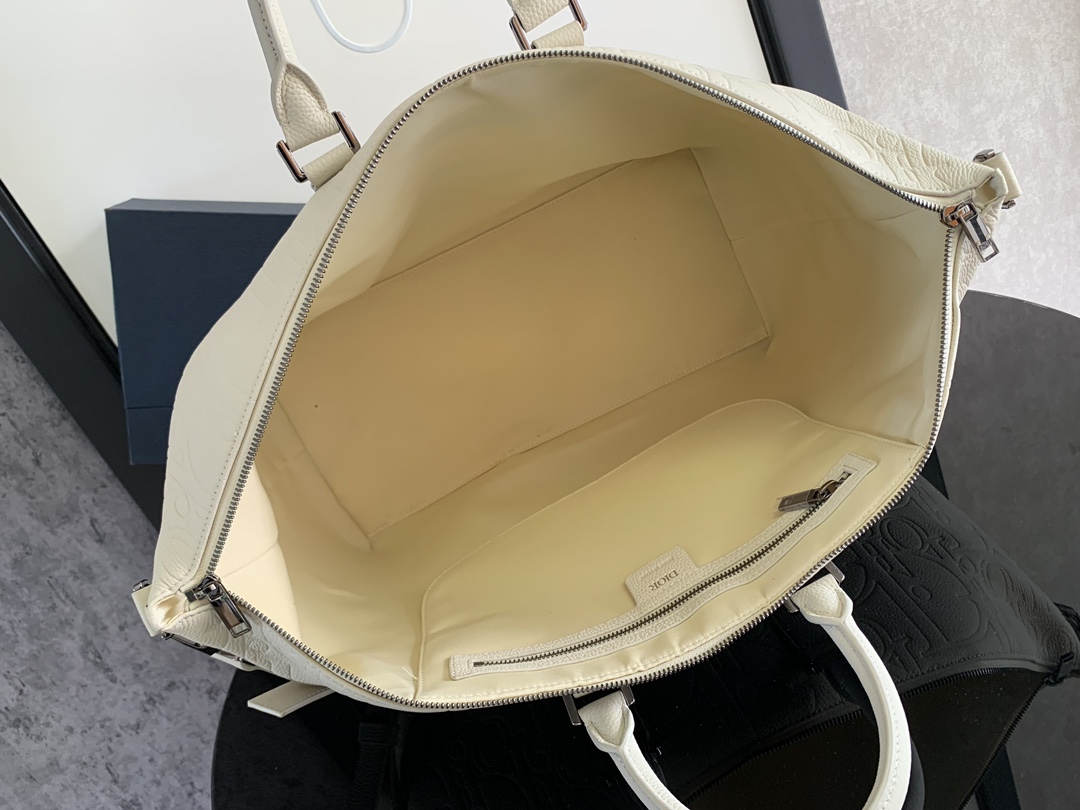Bagsaaa D10r Weekender 40 Beige D10r Gravity Leather and Beige Grained Calfskin - 57.5 x 34.5 x 22 cm