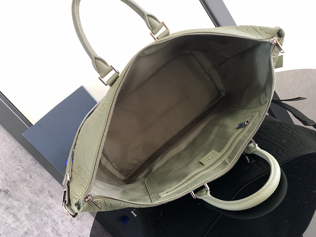 Bagsaaa D10r Weekender 40 Khaki D10r Gravity Leather and Khaki Grained Calfskin - 57.5 x 34.5 x 22 cm