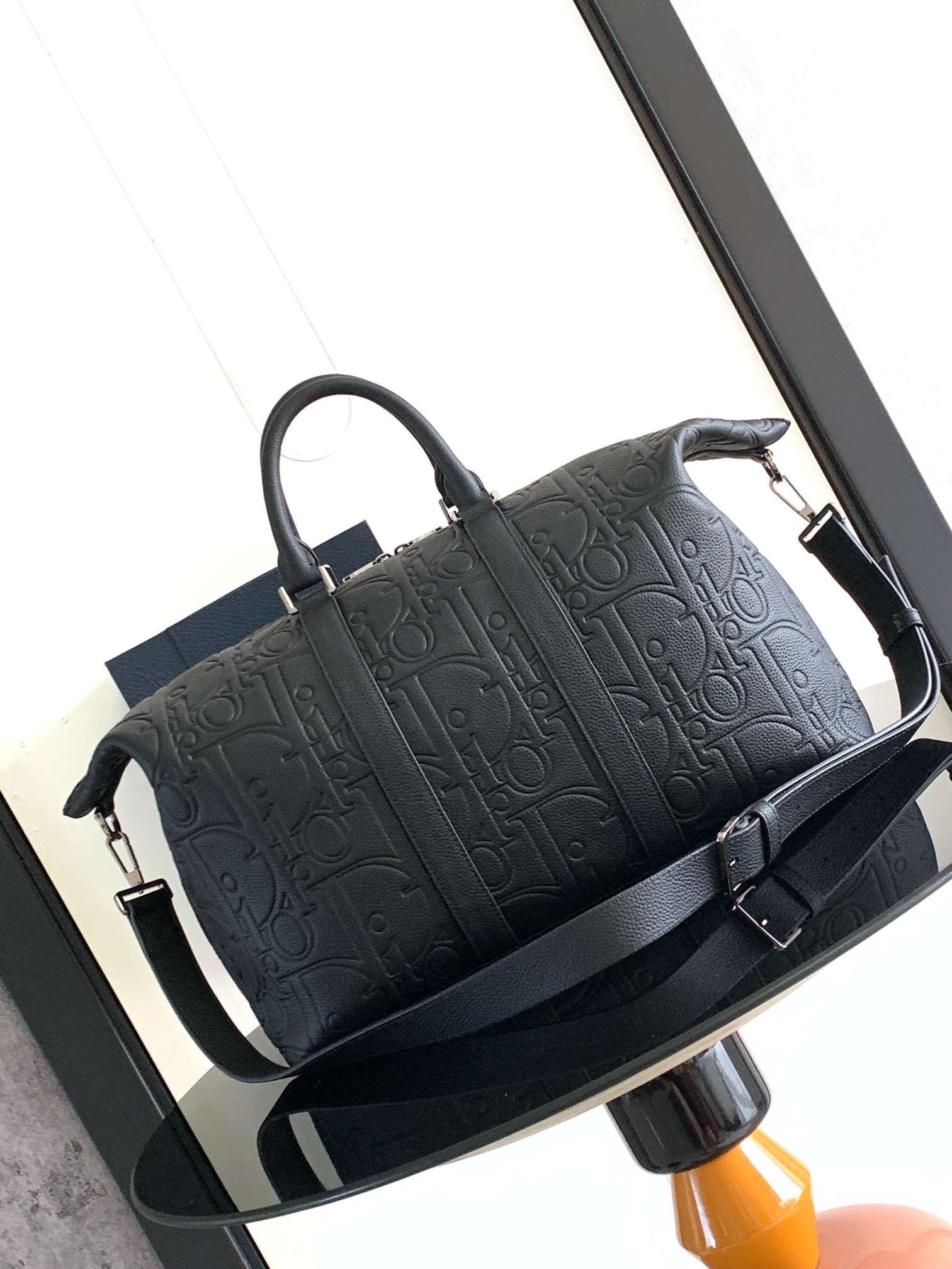 Bagsaaa D10r Weekender 40 Black D10r Gravity Leather and Black Grained Calfskin - 57.5 x 34.5 x 22 cm