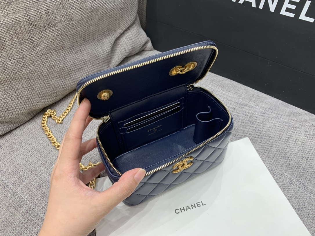 Bagsaaa Ch**el Vanity Case With Adjustable Chain Blue - 16 x 7.5 x 10.5 cm