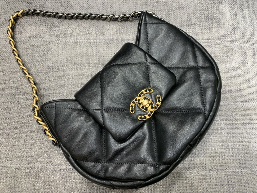 Ch**el 19 Hobo Bag In Lambskin Black - 23cm