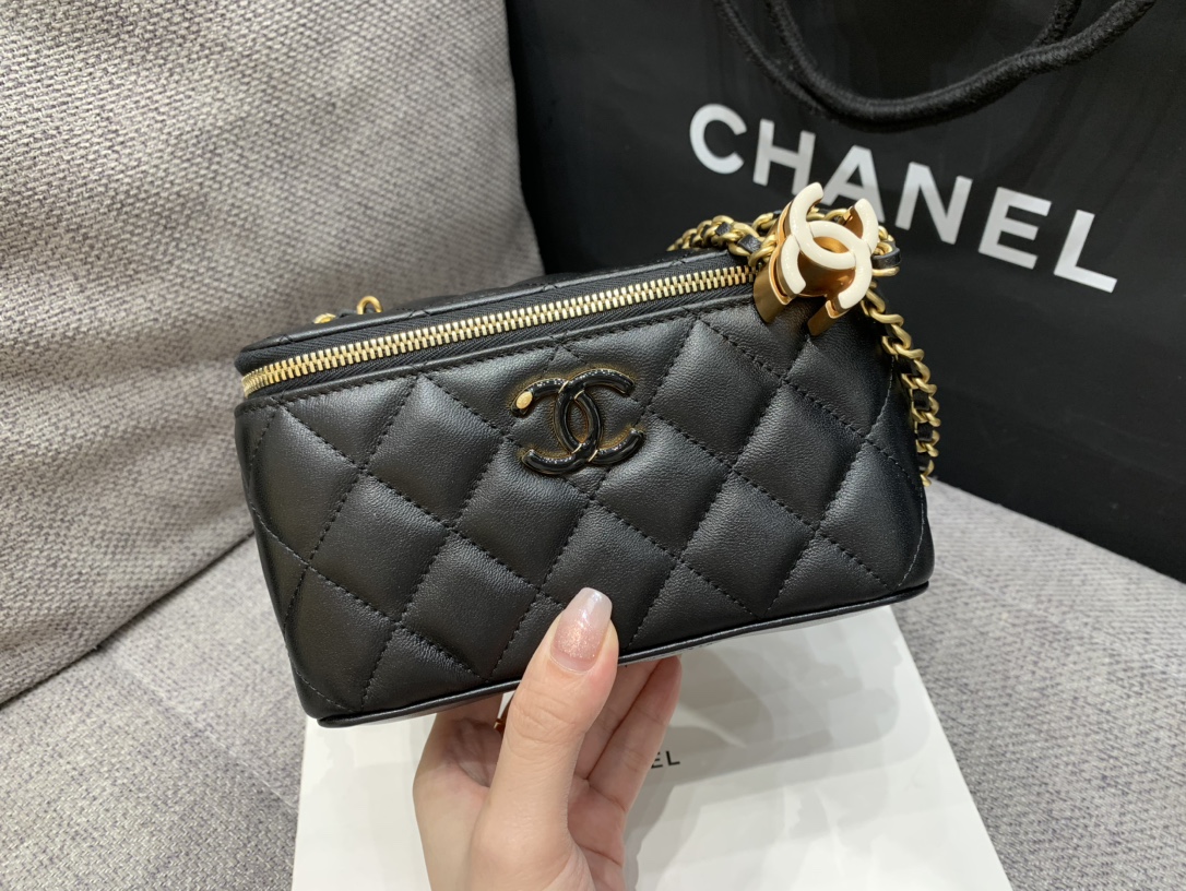 Bagsaaa Ch**el Black Vanity Case Adjustable Chain Strap AP3940 - 17cm
