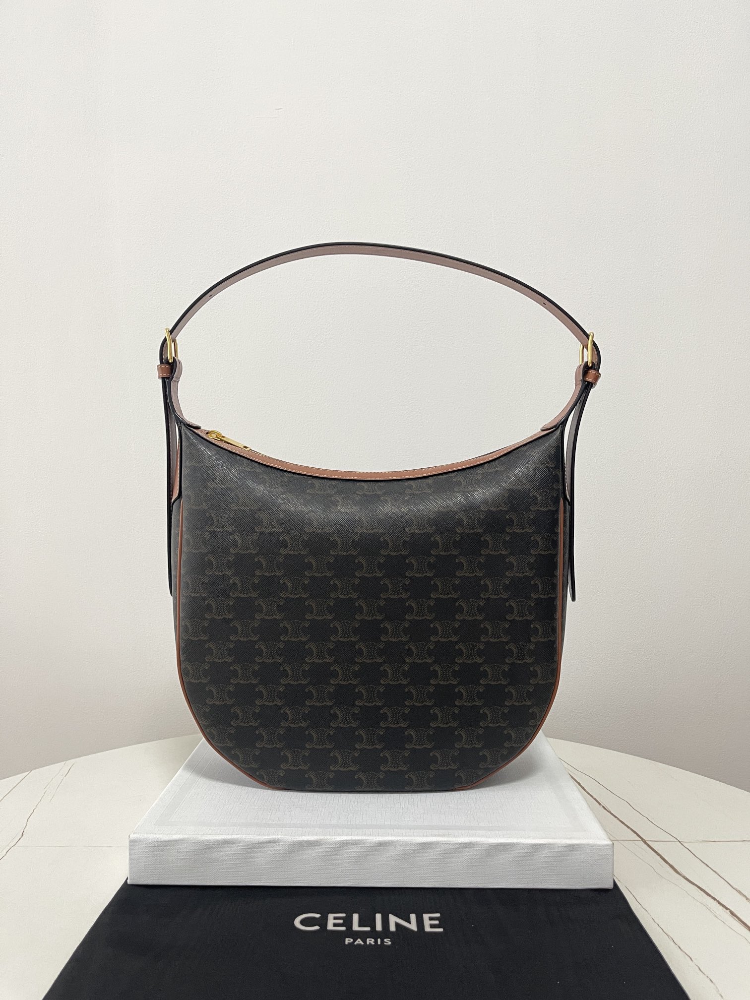 Bagsaaa Ce1i*e Medium Heloïse Bag Cuir Triomphe In Triomphe Canvas And Calfskin - 30 x 28.5 x 8 CM