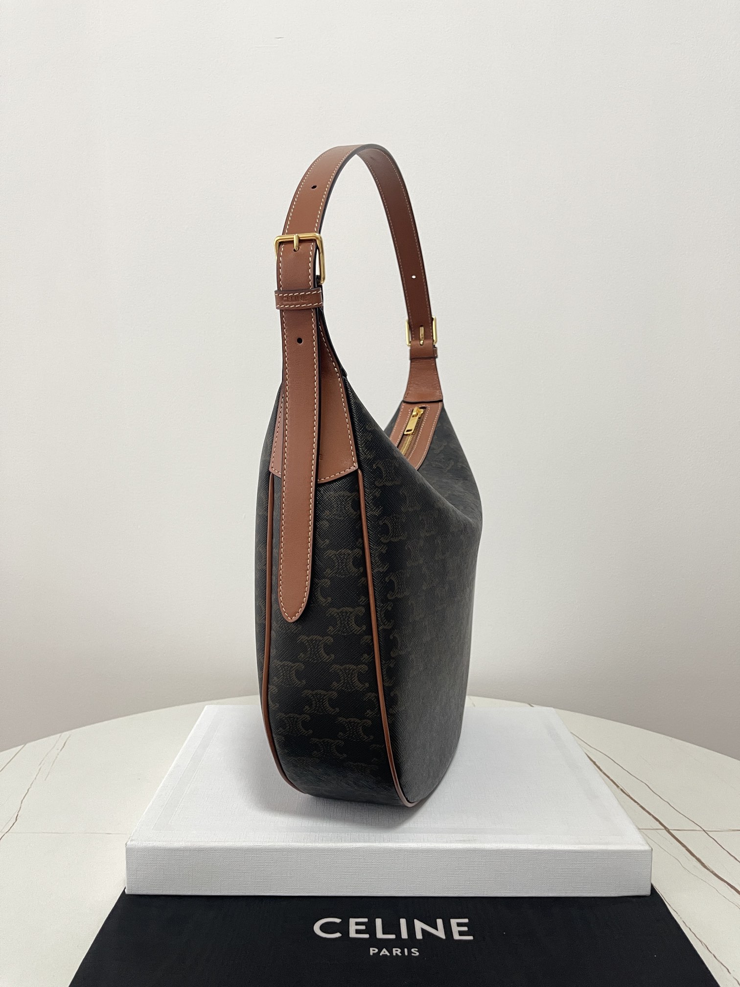 Bagsaaa Ce1i*e Medium Heloïse Bag Cuir Triomphe In Triomphe Canvas And Calfskin - 30 x 28.5 x 8 CM
