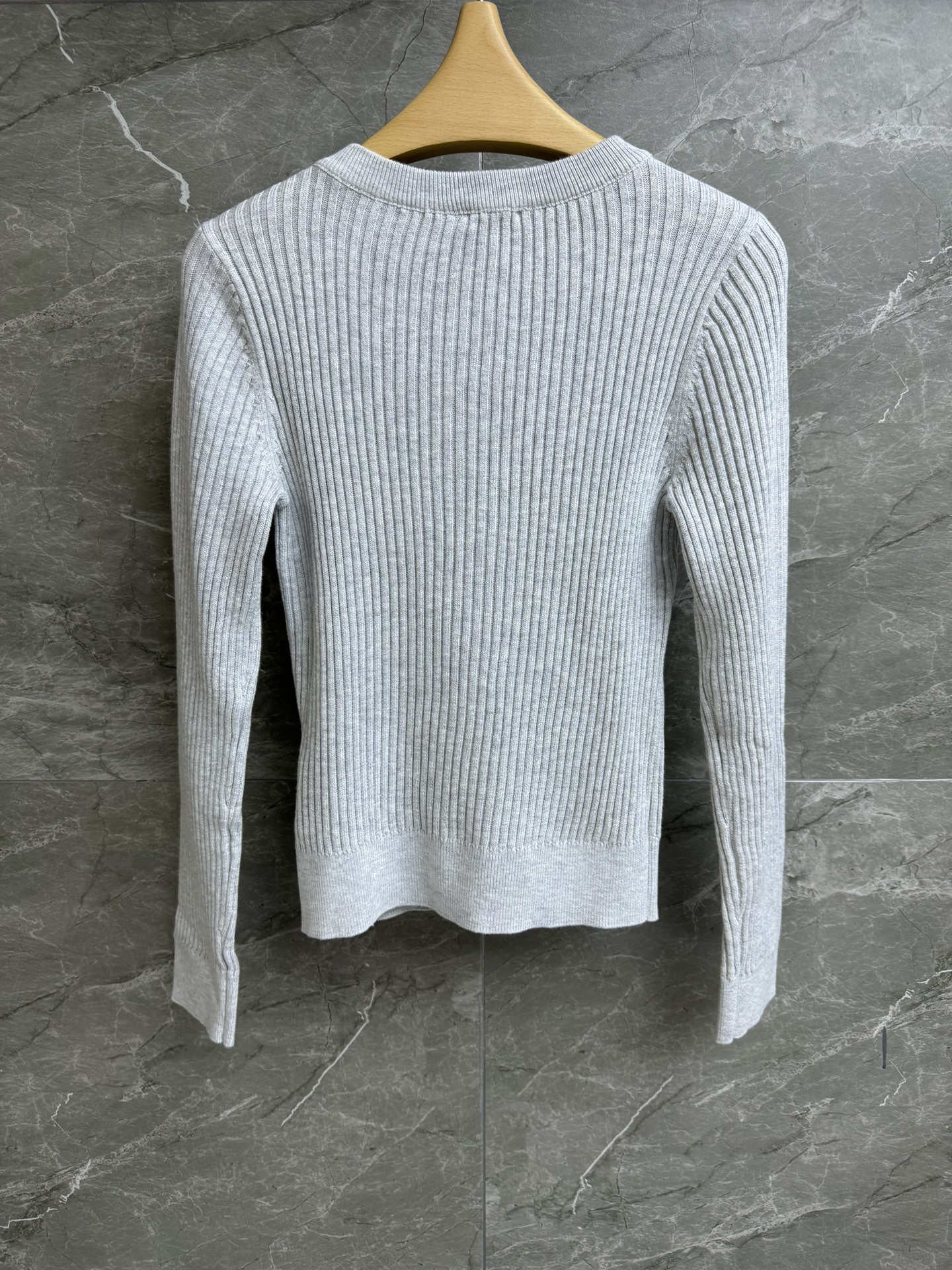 Bagsaaa M1um1u Long-Sleeved Sweater Light Gray