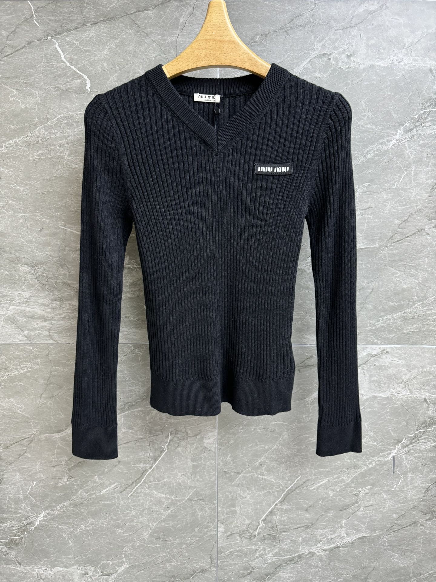 Bagsaaa M1um1u Long-Sleeved Sweater Black
