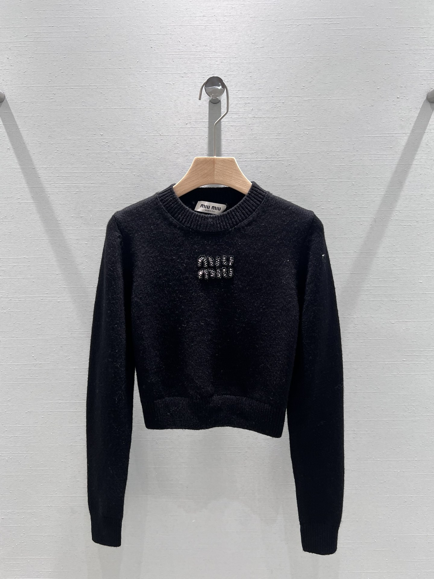 Bagsaaa M1um1u Long-Sleeved Sweater Black 01
