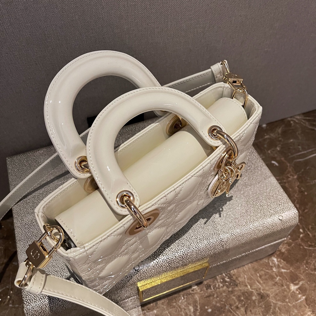 Bagsaaa D10r Lady D-Joy White Patent - 22cm