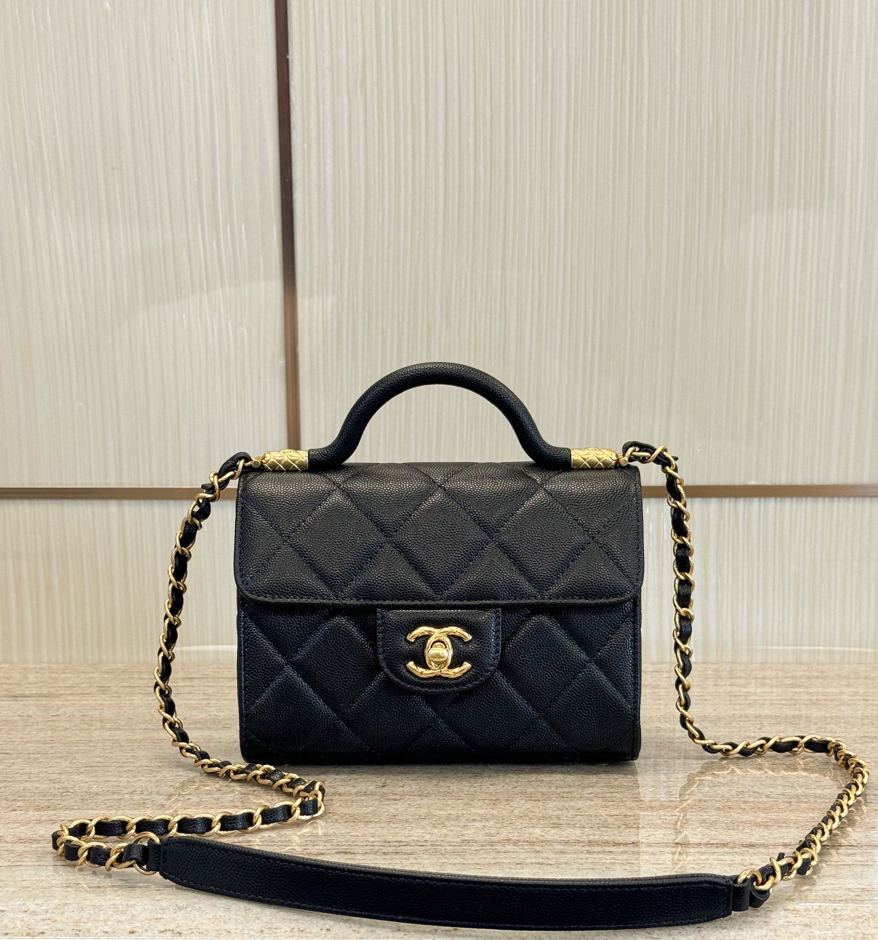 Bagsaaa Ch**el Mini With Top Handle Black Caviar - 18x8x13cm