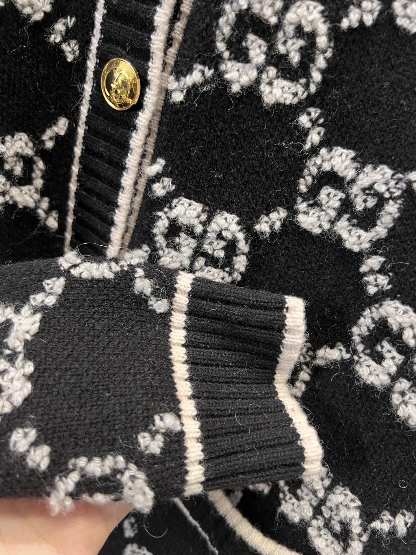 Bagsaaa Gvc*1 GG Wool Bouclé Jacquard Cardigan Black