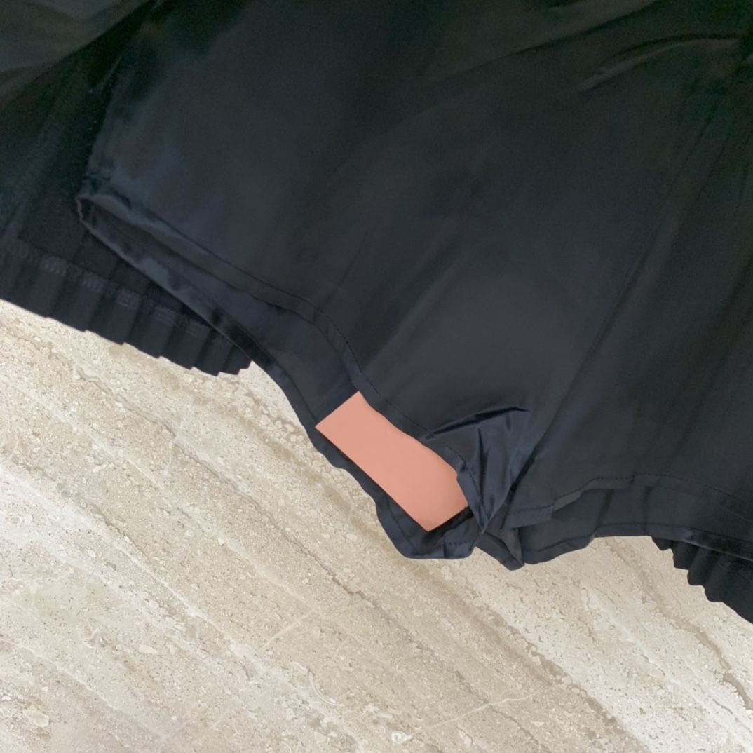 Bagsaaa M1um1u Short Skirt Black