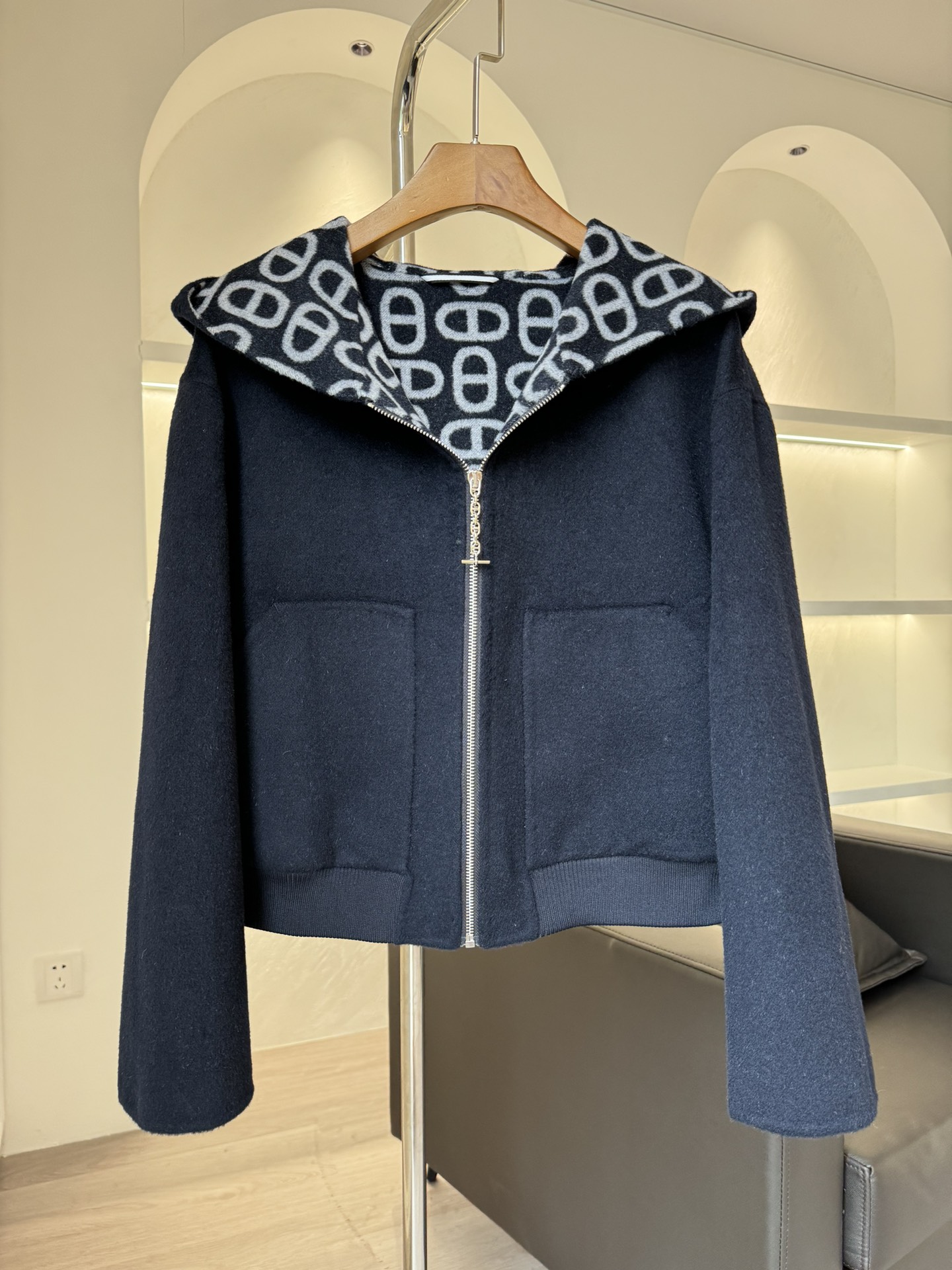 Bagsaaa H**me5 S*pple jacket