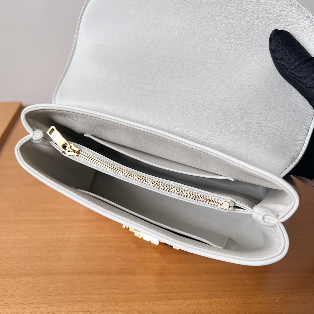 Bagsaaa Ce1i*e Teen Nino Bag In Patent Calfskin White - 20.5 X 13 X 8 CM