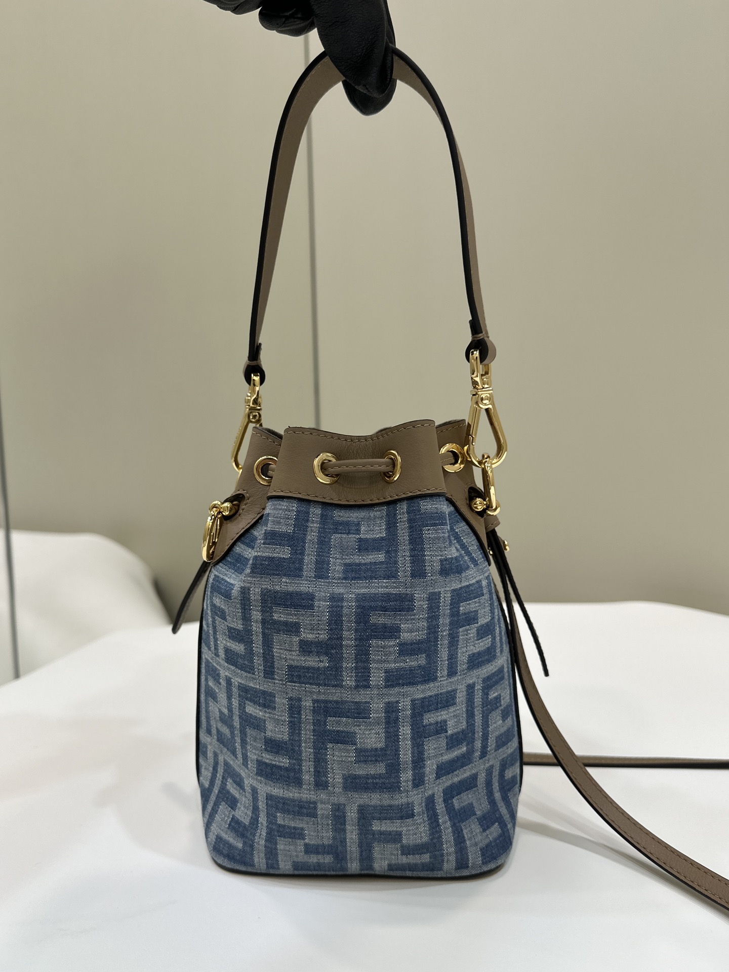 Bagsaaa F**di Mon Tresor FF Denim Mini Bucket Bag - 12×18×14 cm