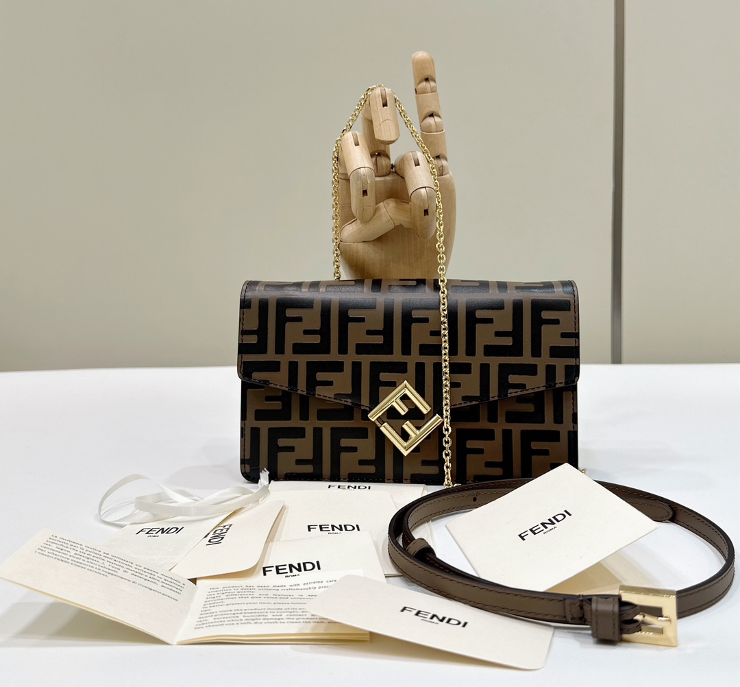 Bagsaaa F**di FF D1am0nds Wallet On Chain bag - 21x5x13 cm