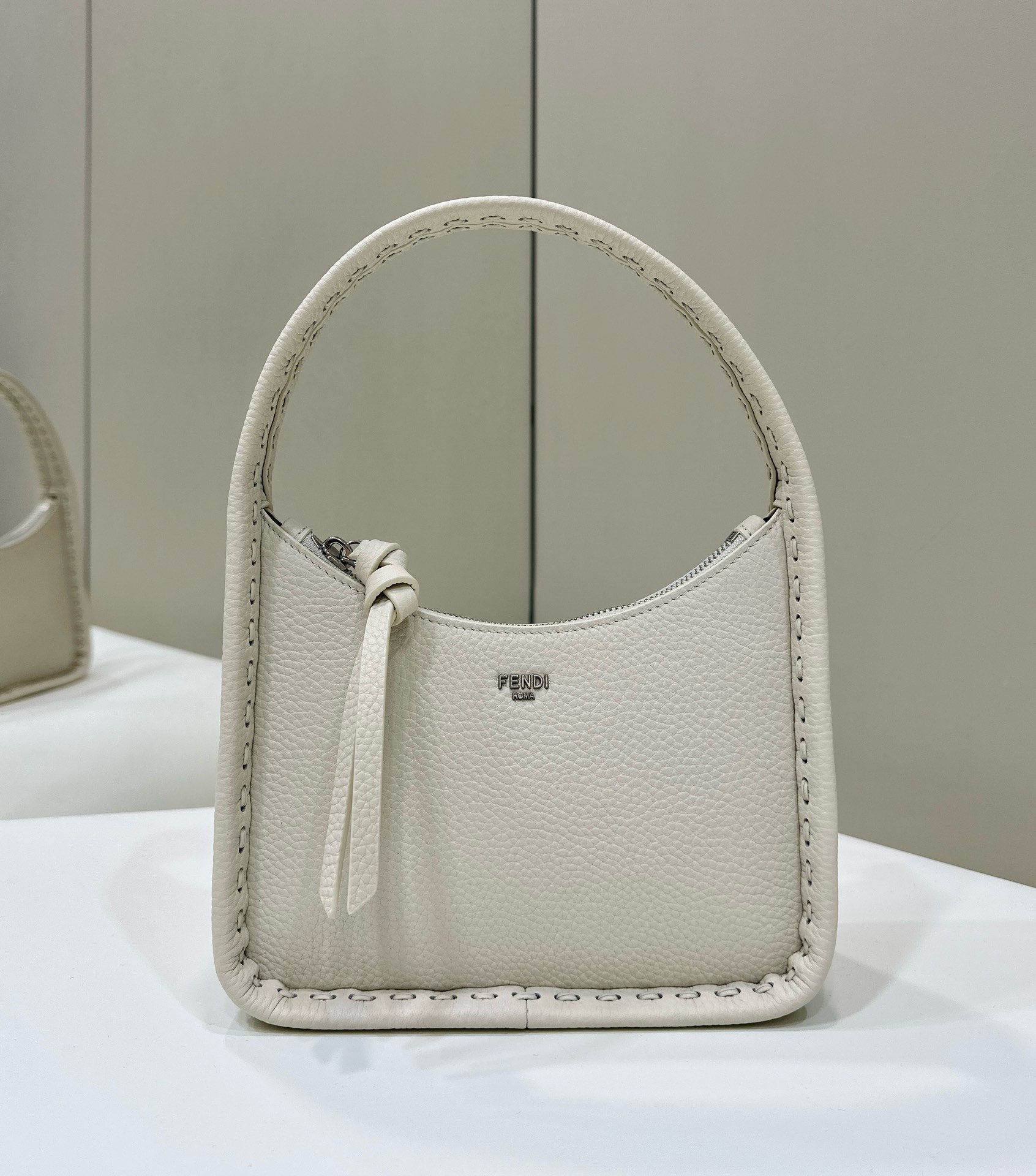 Bagsaaa F**di Mini Fendessence Small ice white Selleria bag - 28x20.5x7 cm