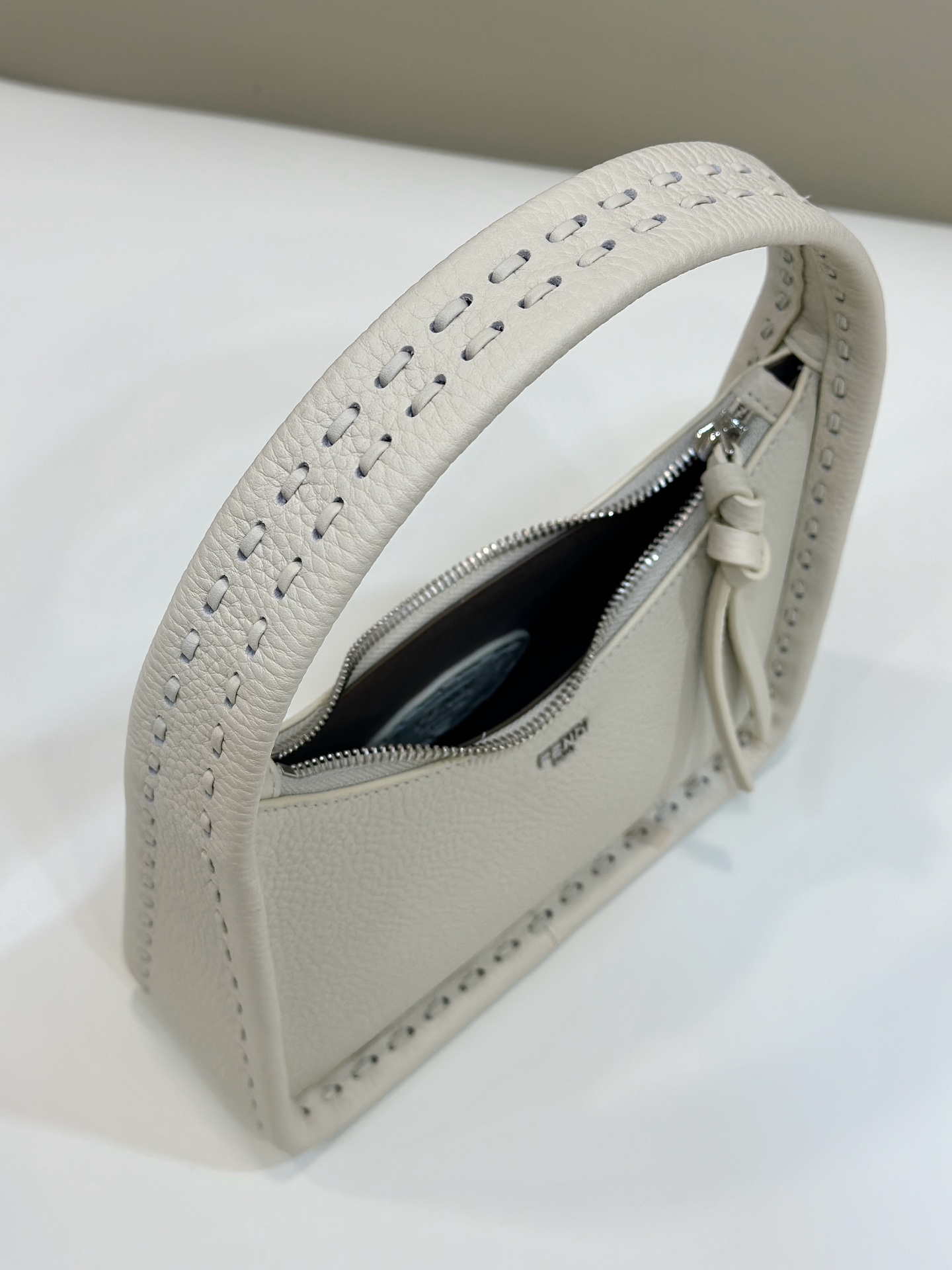 Bagsaaa F**di Mini Fendessence Small ice white Selleria bag - 28x20.5x7 cm