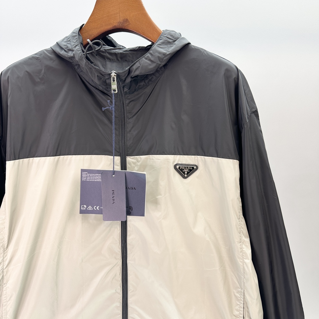 Bagsaaa Pra*a Re-Nylon jacket Black & Beige
