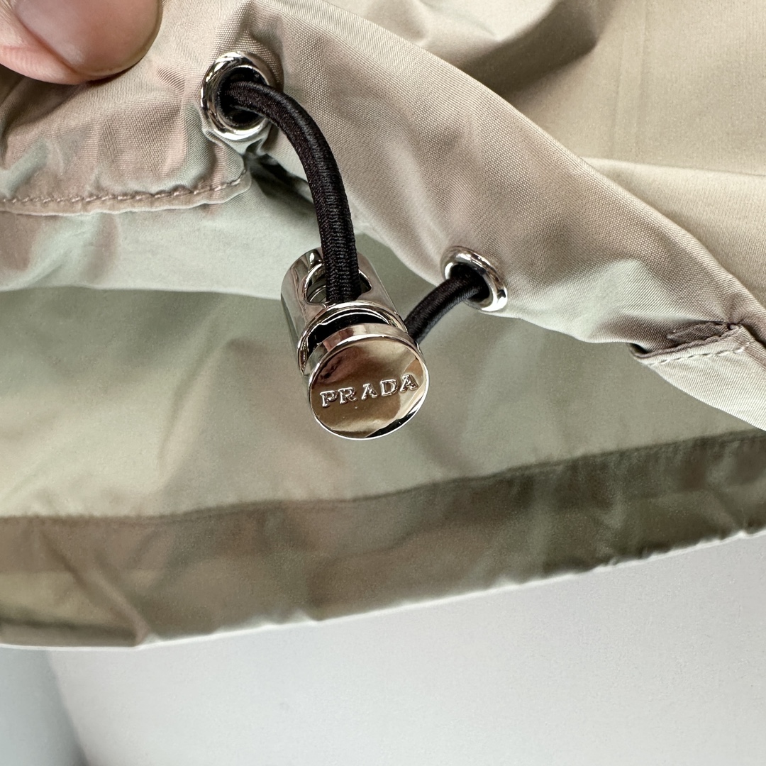 Bagsaaa Pra*a Re-Nylon jacket Black & Beige