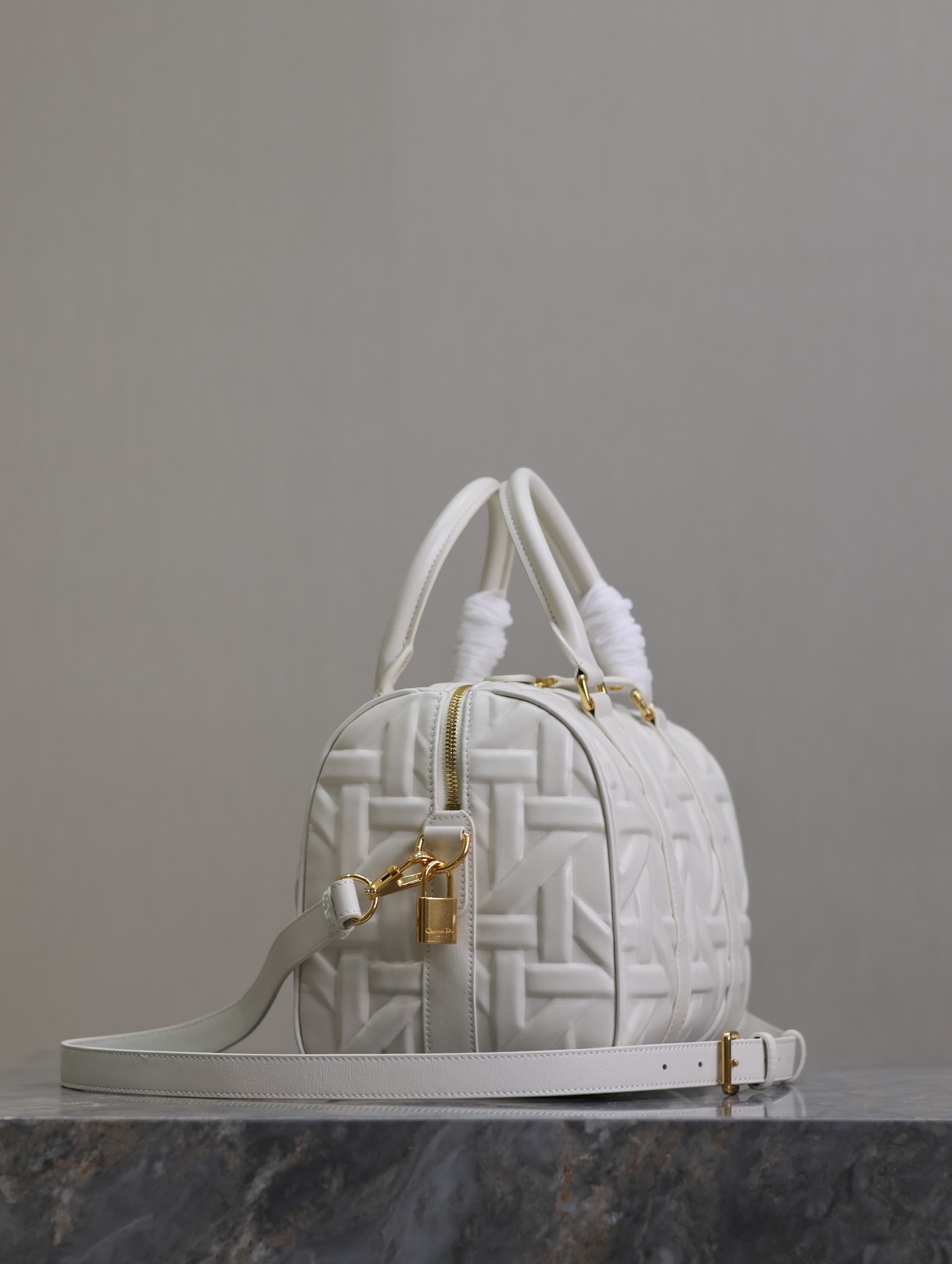 Bagsaaa D10r Groove 25 Bag White Graphic Cannage Calfskin - 25 x 19 x 16 cm