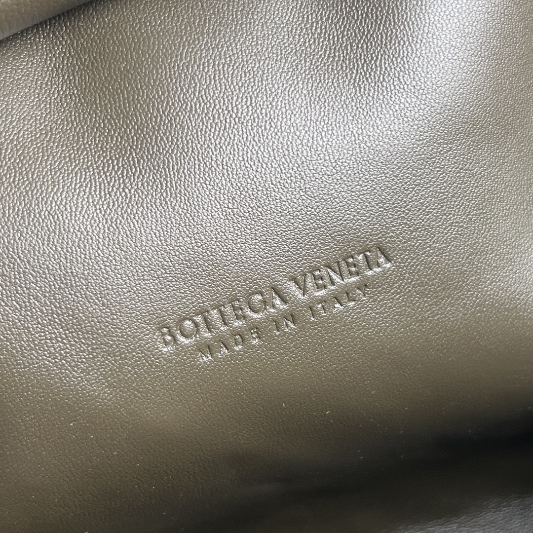 Bagsaaa B0tt*ga Ven*ta Teen Lauren 1980 With Chain Kaki - 31.5*16*11cm