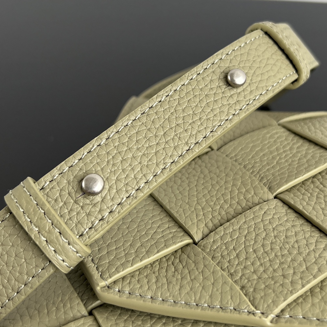 Bagsaaa B0tt*ga Ven*ta Green Gray - 22.5x16.5x5.5 cm
