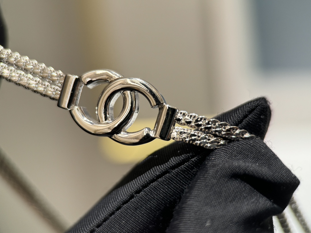 Bagsaaa Ch**el Silver Necklace 01