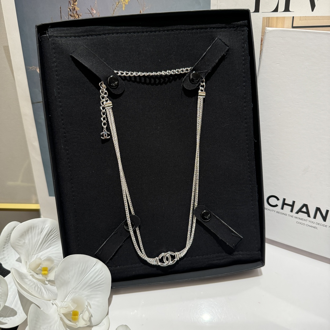 Bagsaaa Ch**el Silver Necklace 01
