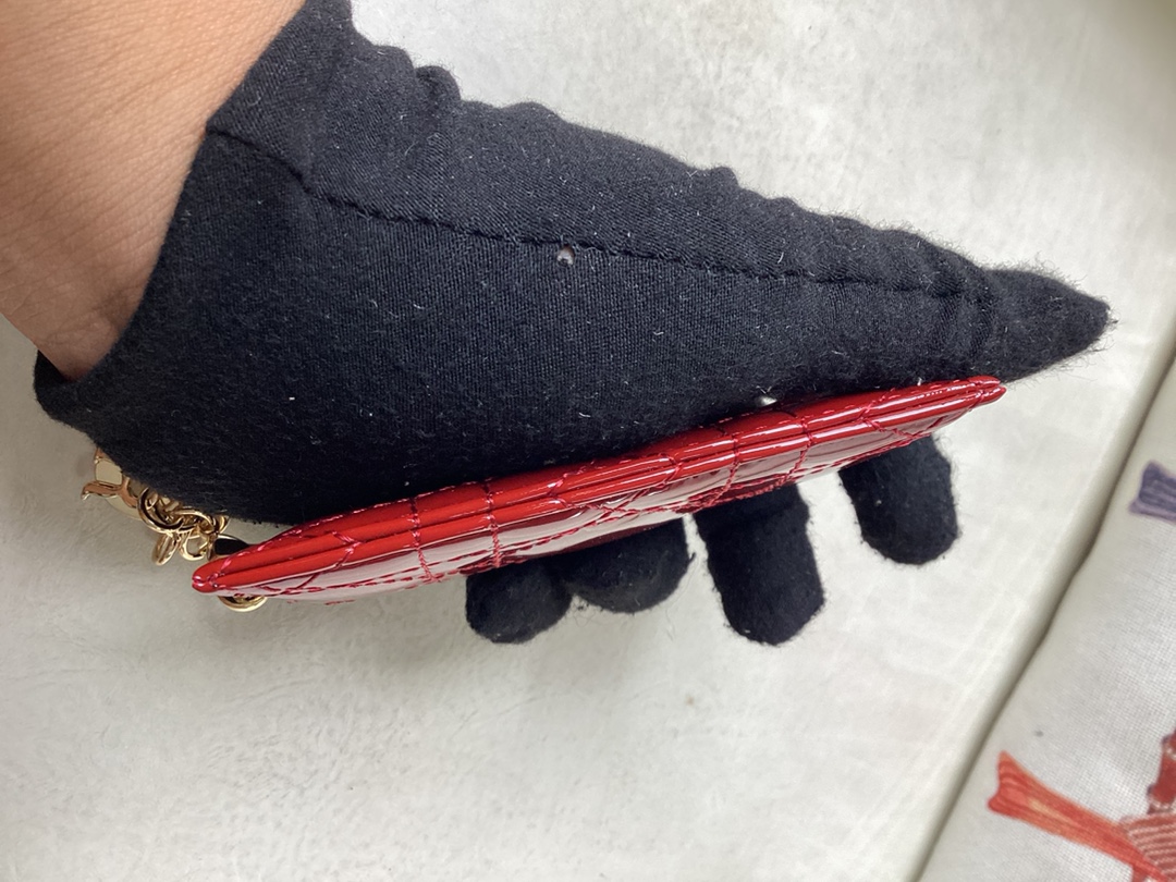 Bagsaaa Lady D10r Freesia Card Holder Red Patent Cannage Calfskin - 10.5 x 7.5 x 1 cm