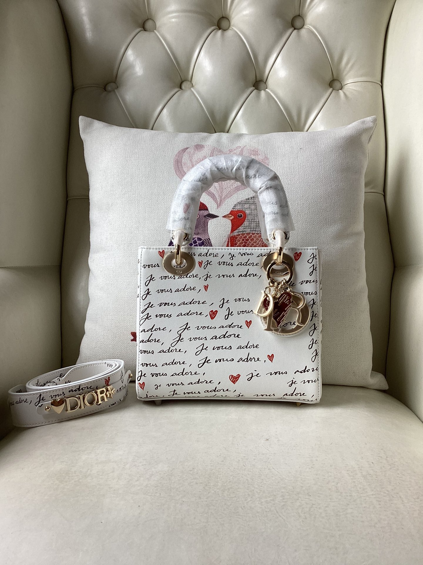 Bagsaaa D10ramour Small Lady D10r My ABCD10r Bag White Calfskin with Black and Red Je Vous Adore Print - 20 x 17 x 8 cm