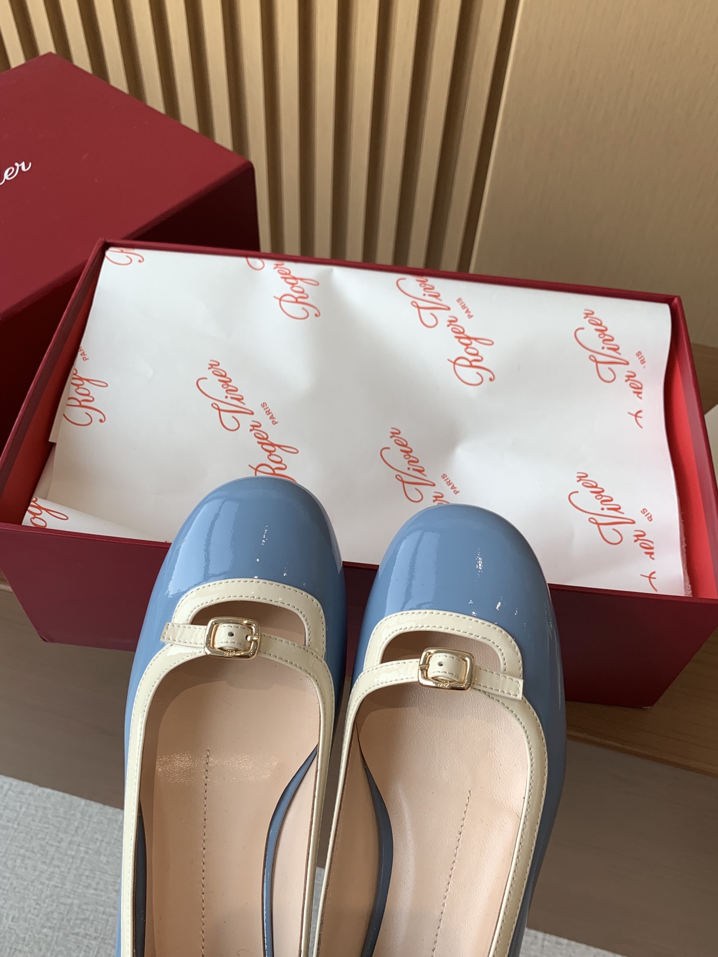 Bagsaaa Roger Vivier Podium Ballerinas in patent leather blue