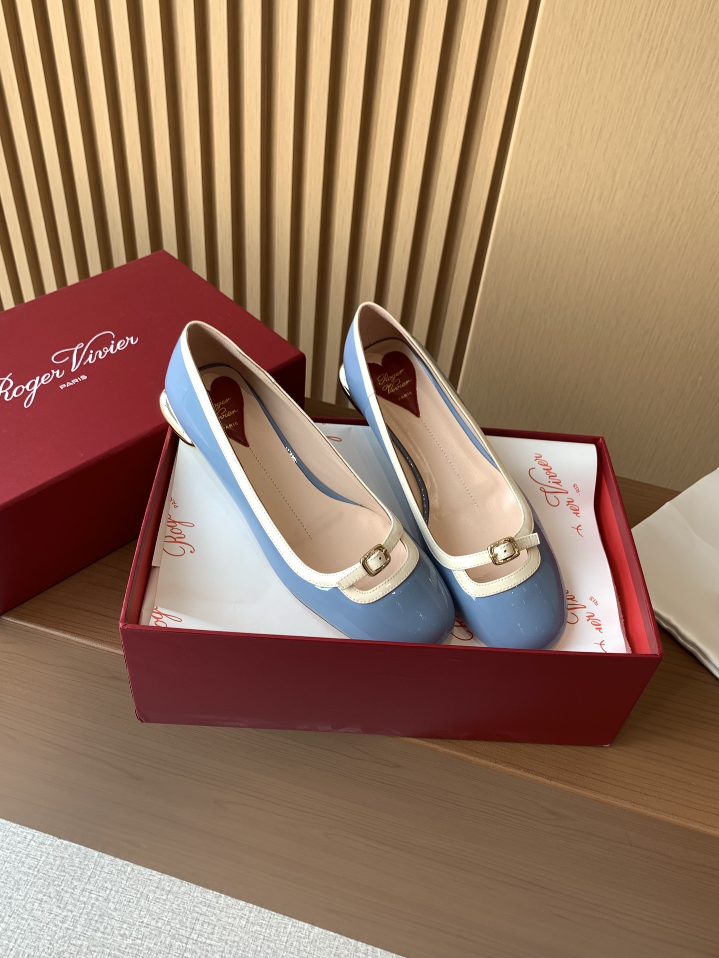 Bagsaaa Roger Vivier Podium Ballerinas in patent leather blue