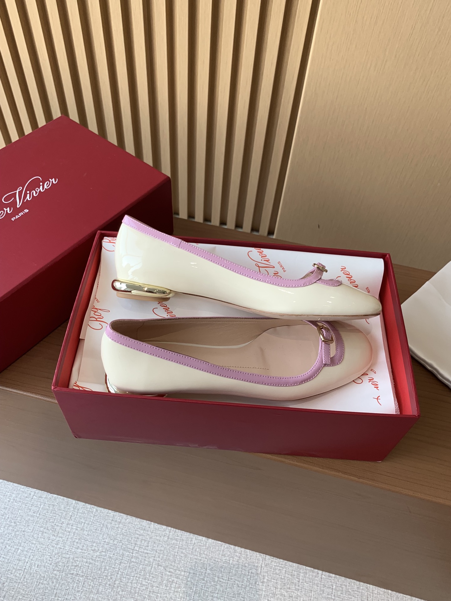 Bagsaaa Roger Vivier Podium Ballerinas in patent leather white
